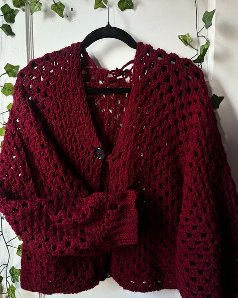 One button, one pocket hexagon cardi with thumb holes🍷 • • • • #crochet #crochetersofinstagram #smallbusinessowner #cardigan #sweaterweather #fallfashion #burgundy Simple Picture Poses, Chunky Yarn Cardigan, Red Crochet Cardigan, Hexagon Crochet Cardigan, Hexagon Cardigan Crochet, Burgandy Cardigan, Burgandy Sweater, Hexagon Cardigan, Maroon Cardigan