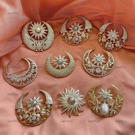 Sirpech Designs, Surya Chandra Pins In Gold Designs, Suryudu Chandrudu Gold Designs, Shiva Jewellery, Jadai Billai, Rajputi Jewellery, Fancy Jewelry Necklace, Antique Jewellery Designs, Beautiful Gold Necklaces