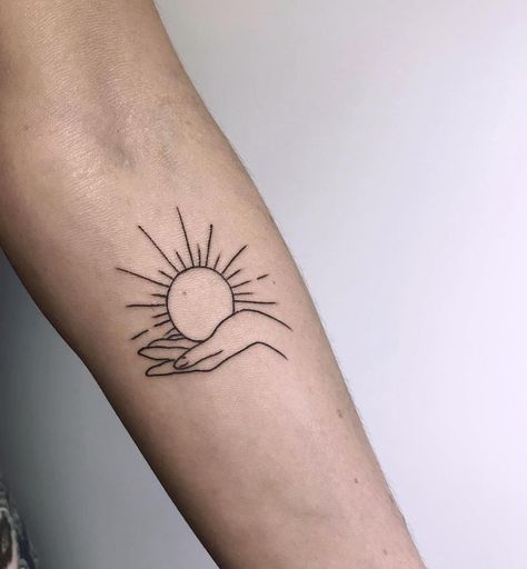 SUN Tattoo // @littletattoos on Instagram 6 Tattoo, Sun Tattoo Designs, Tattoo Zeichnungen, Cat Tattoos, Sun Tattoos, Tiny Tattoo, Small Hand Tattoos, Tattoo Arm, E Tattoo