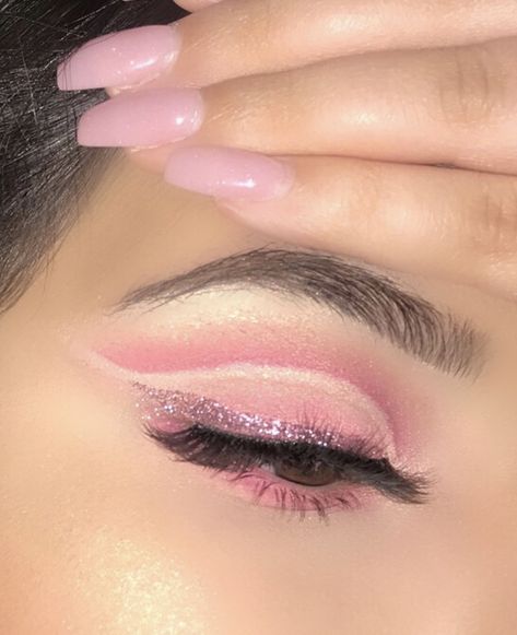 Barbie Themed Eye Makeup, Double Sweet 16 Party Ideas, Light Pink Eyeshadow Looks With Glitter, Sweet 16 Essentials, Light Pink Makeup Ideas, Pink Quince Makeup Looks Full Face, Light Pink Quince Makeup, Light Pink Outfit Ideas, Pink Cut Crease Eyeshadow