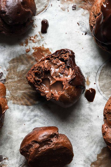 Chocolate Cream Puff Filling, Chocolate Cream Puffs, Chocolate Pastry Cream, Cream Puffs Recipe, Chocolate Cream Puff, Cream Puff Recipe, Chocolate Pastry, Cream Puff, Pastry Cream