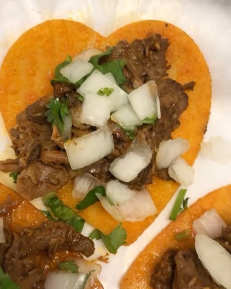 Heart Shaped Tacos, Heart Tacos, Mini Tacos, Instead Of Flowers, Taco Tuesday, Fitness Diet, Heart Shape, Diet Recipes, Heart Shapes