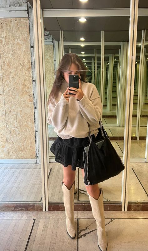 Ruffle Skirt Outfit Aesthetic, Mode Ulzzang, Simple Outfits For School, Outfits For School, Mode Zara, Rock Outfit, Looks Street Style, Stockholm Fashion, Mode Inspo