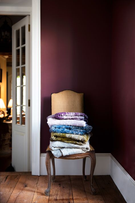 Red Mahogany Burgundy Paint Colors, Burgundy Bedroom, Burgundy Walls, Purple Paint Colors, Burgundy Paint, Room Looks, Apartment Decoration, Purple Paint, Purple Walls