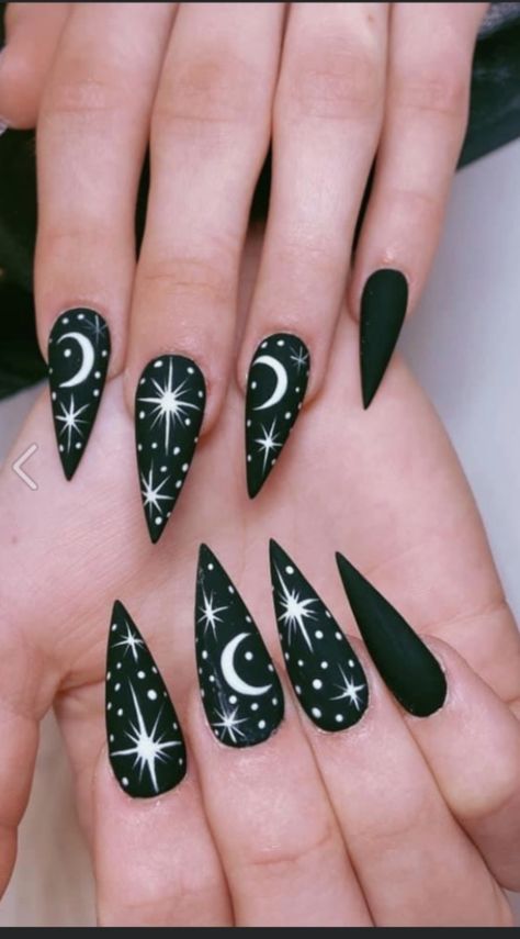 Black Nails Moon, Moon Phase Nails, Sharp Claws, Witch Nails, Witchy Nails, Xmas Nails, Nail Ideas, Fall Wedding, Art Ideas