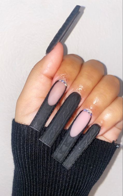 Sweater Nails Black, Black Sweater Nails, Square Nails Matte, All Black Nails, Black Square Nails, Black Acrylic Nail Designs, Long Square Nails, Black Acrylic Nails, Nails Matte