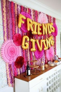 Friendsgiving 2015 via www.abeautifulmess.com Sisterhood Ideas, Sisterhood Events, Friendsgiving Ideas, Friendsgiving Decorations, Friends Giving, Thanksgiving Friendsgiving, Friendsgiving Party, Celebrate Good Times, Thanksgiving Parties