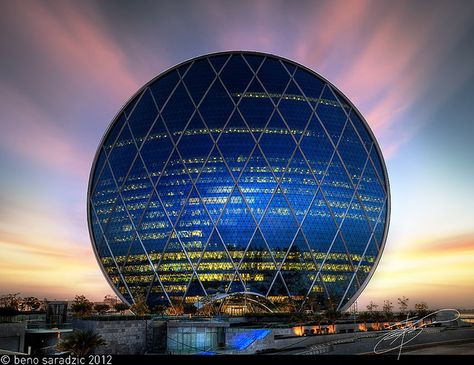 Aldar HQ building on Raha Beach in Abu Dhabi, UAE. It is the world's  only round skyscraper. Dekorasi Maroko, Dubai Buildings, Headquarters Building, Architecture Community, Circular Buildings, الإمارات العربية المتحدة, Modern Skyscrapers, Unusual Buildings, Architecture Modern