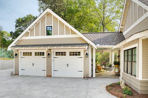 Garage Addition Ideas, Beach Style House, Detached Garage Designs, Garage Plans Detached, Farmhouse Garage, Garage Addition, Garage Exterior, Stucco Homes, Craftsman Bungalows