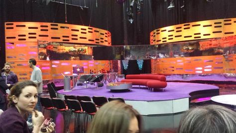 Jay Patel (@Watch_My_Jays) on Twitter photo 22/04/2015 09:42:26 Had a gr8 night at the Graham Norton show last night.Got a cheeky picture of the set. #BBC1 #BBC #GrahamNorton #TV The Graham Norton Show, Character Inspiration, Graham Norton Show, Bbc, Graham Norton, Dream Future, 2025 Vision, Interior Details, Last Night