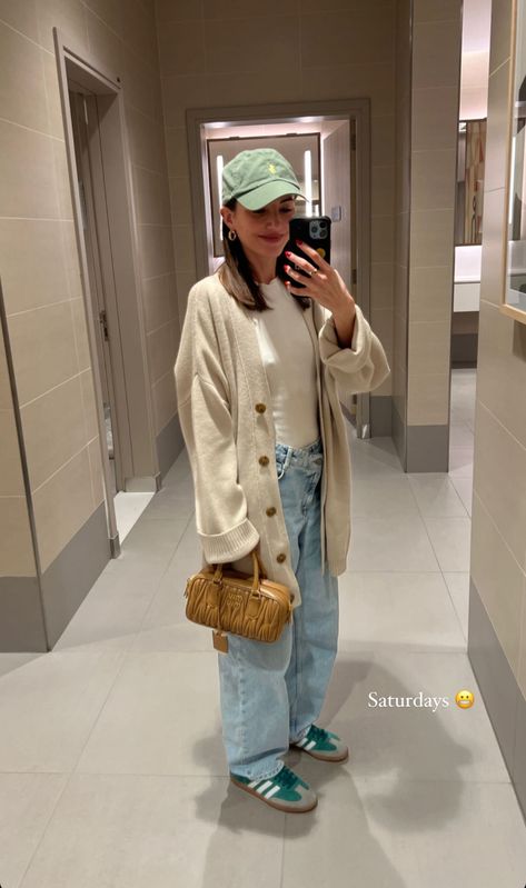 Alexandra Pereira Outfits, Alexandra Pereira, Hello Lover, Outfit Primavera, Winter Fits, Street Style Inspiration, Dress For Success, Comfy Fits, Cute Casual Outfits