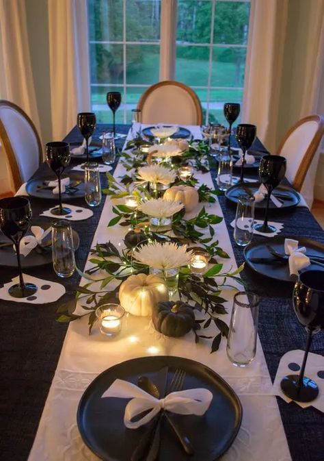 Black Table Cloth Tablescape, Black Tablecloth White Runner, Black Tablecloth With White Runner, Black Table Cloth With White Runner, Black White Tablescape, Black And White Thanksgiving Table, Black And White Thanksgiving Tablescapes, Black And White Thanksgiving Decor, Black Tablecloth Decor