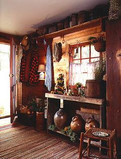 Home & Interior Design: Style Guide: Early American, Primitive Design Style Guide, Colonial Interiors, Early American Homes, Primitive Bedroom, Country Interiors, Colonial Interior, American Primitive, Primitive Homes, American Interior