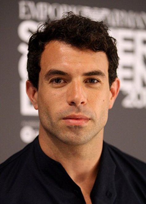 Tom Cullen, Grunge Guys, Most Handsome Men, Curly Hair Men, Reasons To Live, Girls Fashion Clothes, Good Looking Men, Beautiful Smile, Male Beauty