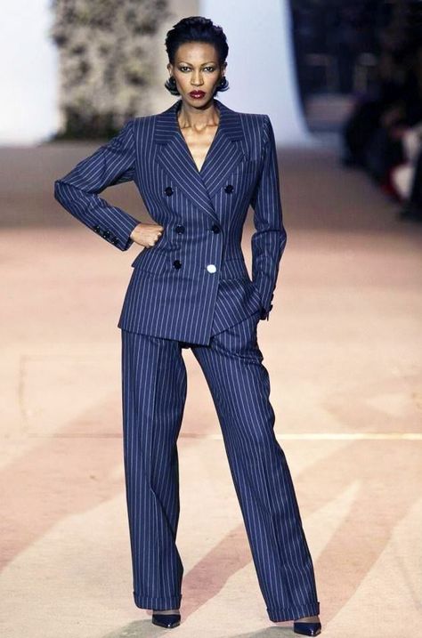 Outfit Inspirations 90s, 90s Outfit Inspiration, Lawyer Fashion, Vintage Ysl, Outfit 90s, 90s Fashion Outfits, Androgynous Fashion, Looks Vintage, Grunge Fashion