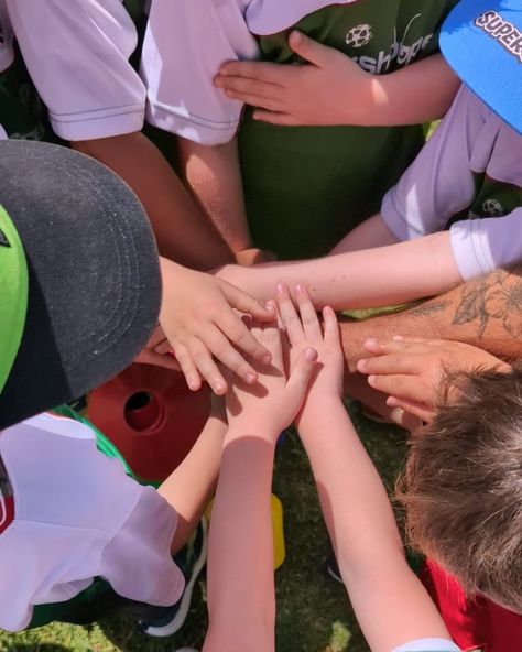 Hands in, team! 🙌💚 Nothing beats the energy and excitement of coming together for a great game of soccer! Our Grasshoppers are ready to play, learn, and have a whole lot of fun. ⚽️ Who’s joining us next? 📲 Enrol Now or Book a Free Trial: southcoast@grasshoppersoccer.com.au or 0493 021 829 #GrasshopperSoccer #SoccerSquad #ActiveKids #FunAndFriends Coaching Kids Soccer, Grasshoppers, Kids Soccer, Gym Membership, Professional Football, Football Match, 2025 Vision, Ready To Play, Practice Gratitude