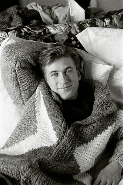 it must be said that young alec baldwin was pretty hot. ryan gosling-esque, you might say. Baldwin Brothers, Baldwin Family, Kevin Spacey, Will Arnett, Young Actors, Downey Junior, Ryan Gosling, Robert Downey Jr, Cultura Pop