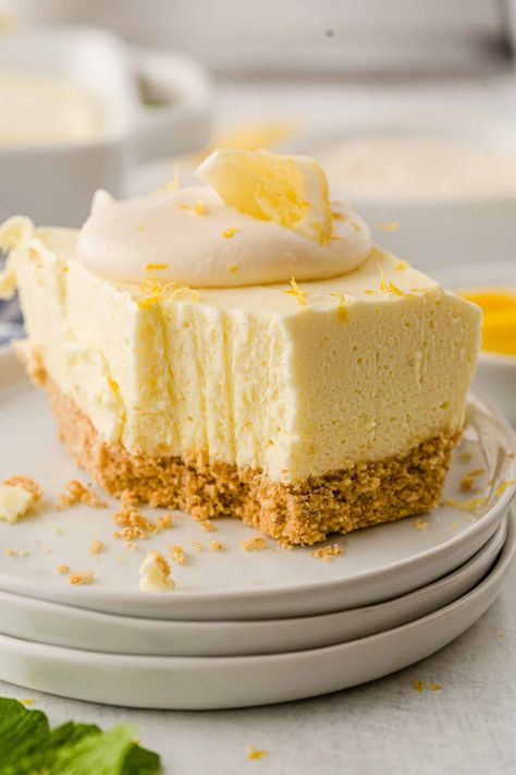 Lemon Cheesecake No Bake, Lemon Cream Cheese Pie, Tasty Food Recipes, Cheesecake No Bake, No Bake Lemon, No Bake Lemon Cheesecake, Cheesecake Mix, Pastry Crust, Cheesecake Desserts