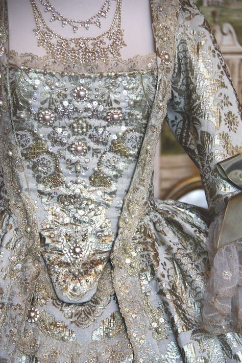 17 Century Dress, Marie Antoinette Dresses, 18th Century Dresses, 18th Century Gown, 1700 Fashion, Baroque Dress, Rococo Dress, 18th Century Dress, Rococo Fashion