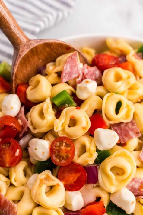 Tortellini Pasta Salad - Julie's Eats & Treats ® Ravioli Pasta Salad, Tortellini Pasta Salad Recipes, Tortellini Pasta Salad, Chicken Caesar Pasta Salad, Ravioli Pasta, Pasta Salad Ingredients, Pasta Salad With Tortellini, Tuna Salad Pasta, Ranch Pasta Salad