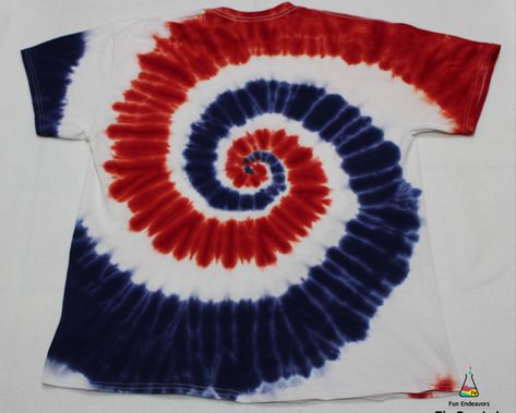 Tutorial video showing and explaining how to tie and dye a patriotic red, white, and blue fourth of July tie dye shirt. Fourth Of July Tie Dye Shirts, Patriotic Tie Dye, Tie Dye Tutorial, Blue Spiral, Spiral Tie Dye, Tie Dye Designs, Tie Dye Shirt, Tutorial Video, Dye Shirt