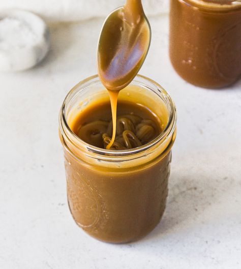 This Quick, Homemade Brown Sugar Caramel sauce is my go-to caramel! It's so quick and easy, uses only 5 ingredients and is ready in under 10 minutes. This sweet, salty, full-of-caramel-flavors caramel (thanks brown sugar) recipe needs zero candy thermometer (YAY!) and is perfect for cakes, cupcakes, cheesecakes, brownies, ice cream or whatever you're craving! Brown Sugar Caramel Sauce, Brown Sugar Recipe, Brown Sugar Caramel, Homemade Brown Sugar, Brown Sugar Recipes, Candy Thermometer, Caramel Recipes, Caramel Flavoring, Caramel Brown