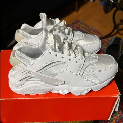 Brand New Nike Air Huarache Women’s Sneakers Size 6. White/Pure Platinum Final Sale Thanks Nike Air Huarache Women, Nike 95, Nike Airmax 270, Nike Air Max Excee, Black Athletic Shoes, Nike Air Vapormax Flyknit, Purple Sneakers, Green Sneakers, Air Huarache