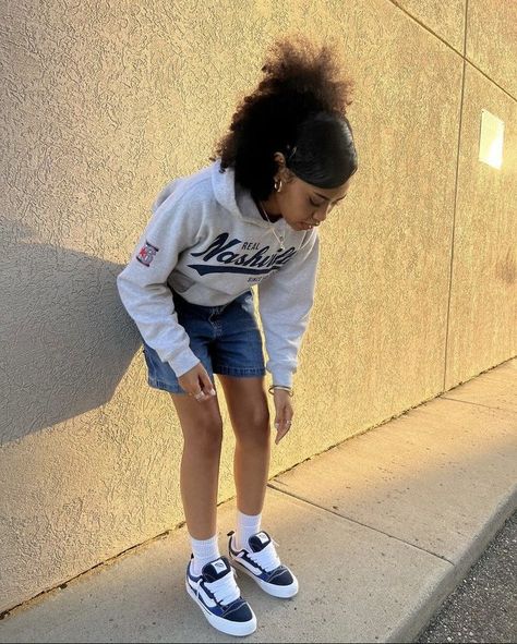 Yezzy Outfits Black Women, Ig Fit Pics, Baddie Hiking Outfits, Navy Blue Knu Skool Vans Outfit, Tomboy Summer Outfits Street Style, Union 4s Outfit, Navy Blue Outfit Ideas Black Women, Calm Lil Fit, Cute Croc Outfits