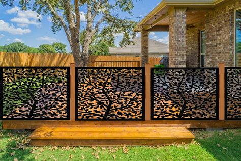 Patio Privacy Wall Ideas, Privacy Wall Ideas, Patio Privacy Wall, Privacy Screen Outdoor Diy, Decorative Fencing, Metal Garden Screens, Diy Privacy Fence, Diy Privacy Screen, Metal Fence Panels