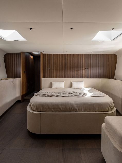 Sailing Yacht Interior, Comfy Corner Sofa, Michael Schmidt, Boat Interior Design, Yacht Interior Design, Boat Interior, Yacht Interior, Norm Architects, Built In Furniture