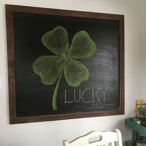 St Pattys Chalkboard Ideas, March Chalkboard Ideas, St Patricks Day Chalkboard Ideas Signs, St Patricks Chalkboard Art, St Patrick’s Day Board, St Patrick’s Day Chalkboard Art, St Patricks Chalkboard, St Patrick’s Day Whiteboard, Lucky Chalkboard Art