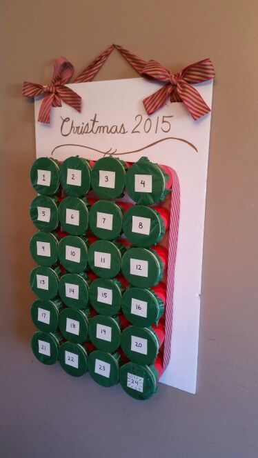 Homade Advent Calender, Diy Event Calendar Christmas, Avent Calendar Christmas Diy, Cup Advent Calendar, Easy Advent Calendar, Avent Calendar, Candle Advent Calendar, Daycare Projects, Gloves Diy