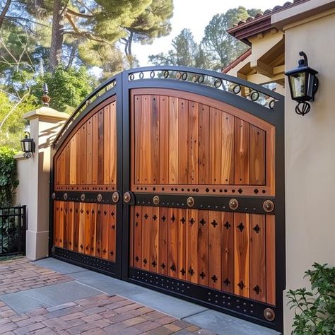 House Gate Design Front Entry, Iron Gate With Wood, Colony Entrance Gate Design, Wooden Gate Designs, Wood Gates Driveway, Land Ideas, Fence Gates, Entry Gate, Gate Designs