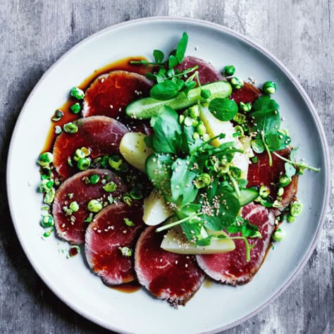 Seared Beef Tataki with Ponzu Sauce & Watercress Salad Recipe Beef Starter Fine Dining, Japanese Beef Tartare, Meat Starters Fine Dining, Beef Carpaccio Fine Dining, Fine Dining Starters Appetizers, Fish Plating, Woodland Food, Crockpot Shredded Chicken Tacos, Japanese Tapas