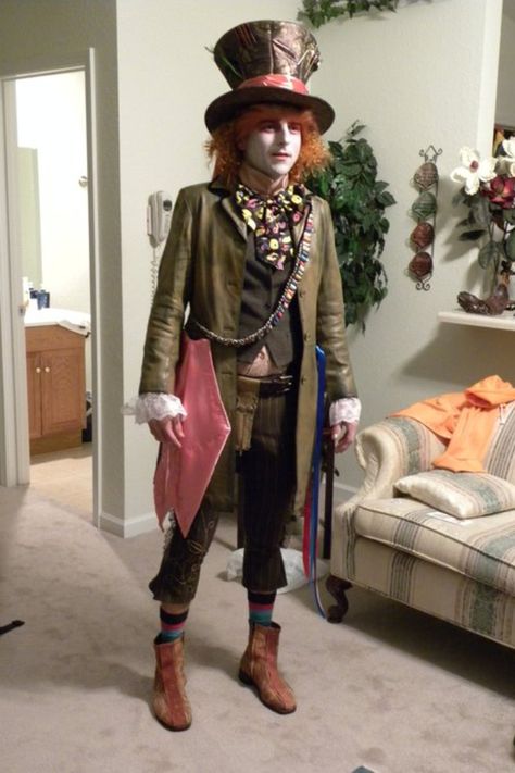 Mad Hatter Guys Costume, Easy Mad Hatter Costume Men, Mad Hatter Cosplay Diy, Mad Hatter Costume Men, Mens Mad Hatter Costume, March Hare Costume, Mad Hatter Costume Female, Movie Fancy Dress, Mad Hatter Outfit