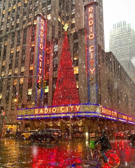 Radio City Music Hall NYC Radio City Christmas, Radio City Music Hall Christmas, Nyc At Christmas, Ny Christmas, New York City Christmas, York Christmas, City Christmas, Winter Arc, Christmas Destinations