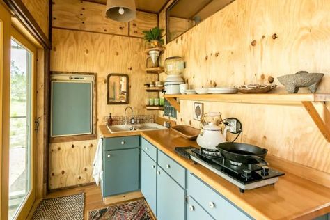 Tiny Cabin Kitchen, Off Grid Kitchen, Eco Cabin, Cabin Getaway, Cabin Diy, Diy Cabin, Tiny House Talk, Cabin Tiny House, Cozy Cabins