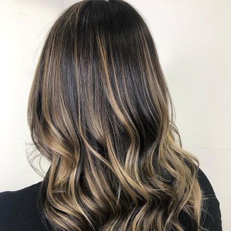 High Lift Hair Color, Medium Brunette Hair, Brown To Blonde Balayage, Red Blonde Hair, Dark Hair With Highlights, Hair Techniques, How To Lighten Hair, Ash Blonde Hair, Honey Blonde Hair