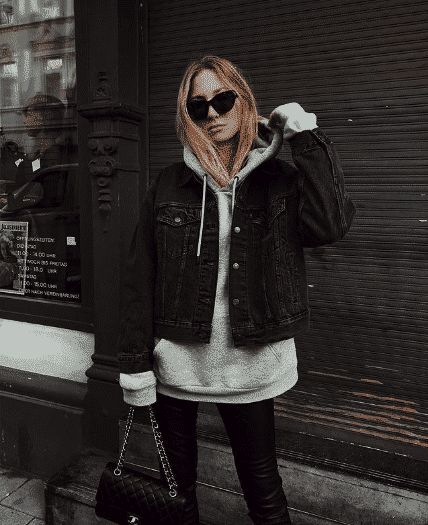 Black Denim Jacket Outfit Winter, Black Jean Jacket Outfit, Black Jean Jacket Outfits, Denim Jacket Outfit Winter, Black Denim Jacket Outfit, Oversized Black Denim Jacket, Black Jacket Outfit, Lederhosen Outfit, Winter Jacket Outfits