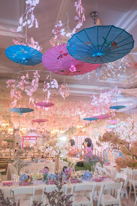 Japan Theme Wedding Decoration, Japanese Quinceanera Ideas, Japanese Balloon Decor, Kawaii Wedding Theme, Anime Quinceanera Theme, Japanese Theme Parties Decorations, Japanese Garden Party, Anime Theme Wedding, Sakura Wedding Theme