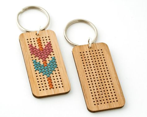 I wanna try this with thick leather :) Needlepoint Keychain, Diy Embroidery Gifts, Cnc Milling, Heart Keyring, Diy Holiday Gifts, Diy Cross, Embroidery Gifts, Diy Cross Stitch, Hanukkah Gifts