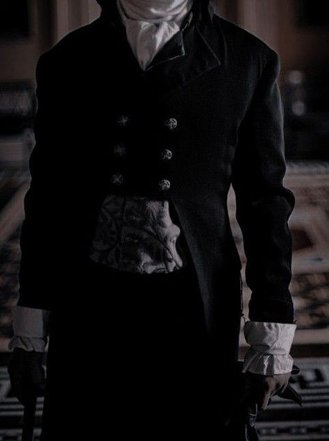 Victorian Male Fashion, Gothic Victorian Aesthetic, Victorian Male, 1800s Aesthetic, Aesthetic Male Outfits, Princes Fashion, Gothic Fashion Victorian, Victorian Boy, Victorian Vampire