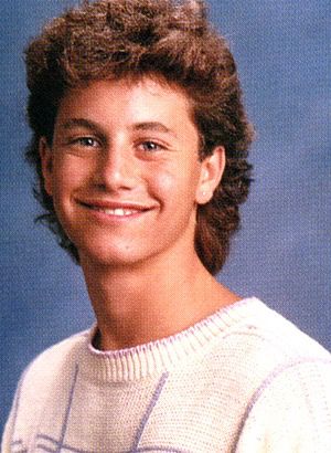 Kirk Cameron's yearbook photo in 1988 80s Yearbook Photos, Carrie Photoshoot, 80s Yearbook, 90s Yearbook Photos, 90s Yearbook, Fnaf Outfits, Yearbook Photoshoot, 80's Hairstyle, Yearbook Photo