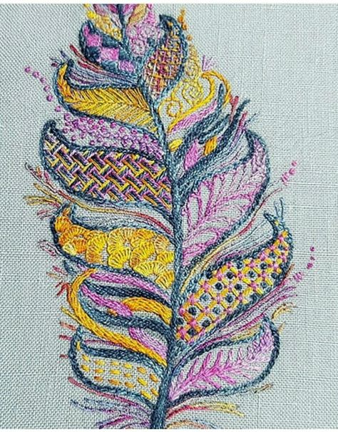 Stitch Ears, Crewel Embroidery Patterns, Feather Embroidery, Textile Art Embroidery, Hand Embroidery Videos, Stitch Pictures, Free Motion Embroidery, Hand Embroidery Projects, Embroidery On Clothes