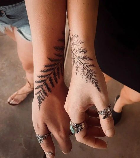 Natur Tattoo Arm, Around Arm Tattoo, Fern Tattoo, Men's Fashion Tips, Theme Tattoo, Plant Tattoo, Jewelry Tattoo, Elegant Tattoos, Nature Tattoos