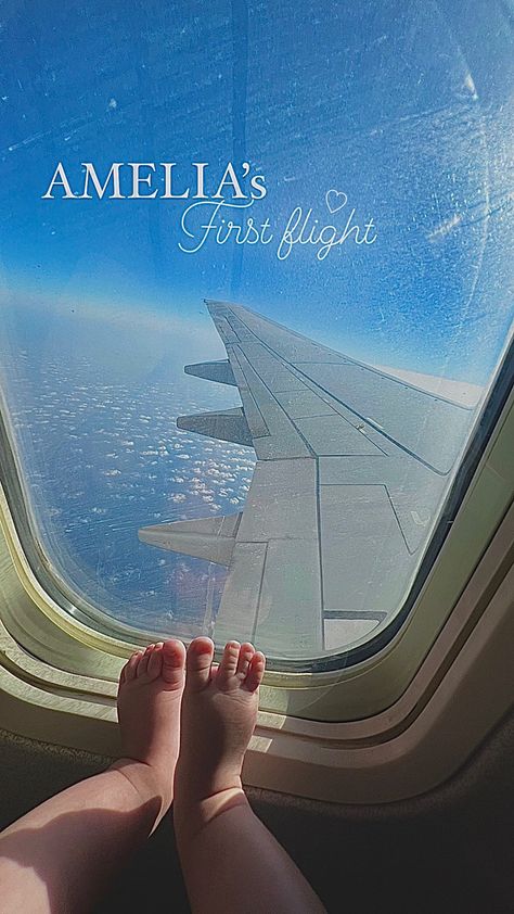 Baby vacation Airplane Baby on the plane Baby Airplane Travel, Baby Flight, Travelling Photos, Baby Passport, Baby On Plane, Vacation Airplane, Baby Vacation, Couple Travel Photos, Travel Instagram Ideas