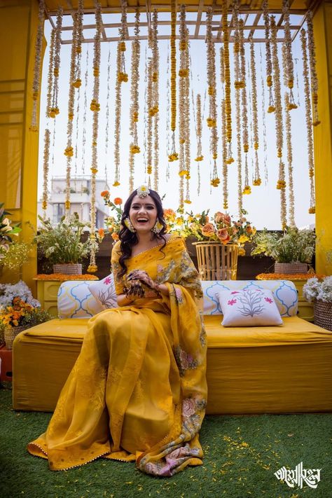 South Indian Haldi, Indian Haldi Decor, Haldi Decor Ideas, Haldi Dress For Bride, Haldi Look For Bride, Haldi Dress Ideas, Haldi Outfit For Bride, Haldi Look, Haldi Photoshoot