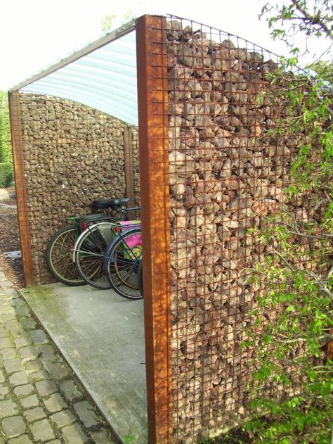 lots of things to do with all of those stones! Creative Fence, Wood Shed Plans, Garden Fence Panels, Cheap Fence, Simple Garden, Natural Stone Wall, Diy Shed Plans, Diy Fence, Bike Shed