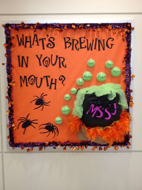 No Cavity Club Ideas Bulletin Boards, Fall Dental Bulletin Board, Dental Office Halloween Decor, Dental Halloween Decor, Halloween Dental Humor, Fall Dental Office Decor Ideas, Halloween Dental Office Ideas, Dental Office Halloween Decorations, Dental Operatory Decor