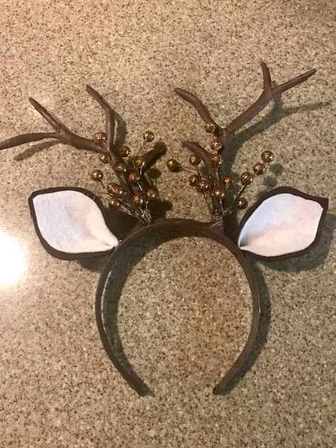 Deer costume Diy Antlers, Diy Fantasia, Deer Costume, Diy Costumes Kids, A Deer, Christmas Costumes, Diy Halloween Costumes, Nature Crafts, Baby Costumes